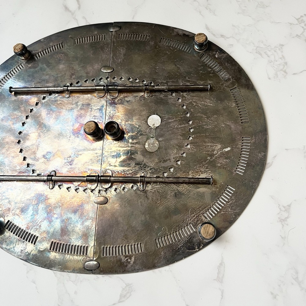 Vintage Meriden Silver Plated Oval Extendable Footed Etched Trivet 9” X 11”