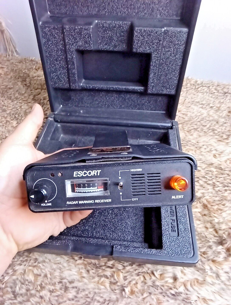 Escort Passport Radar Warning Receiver Cincinnati Microwave with Case