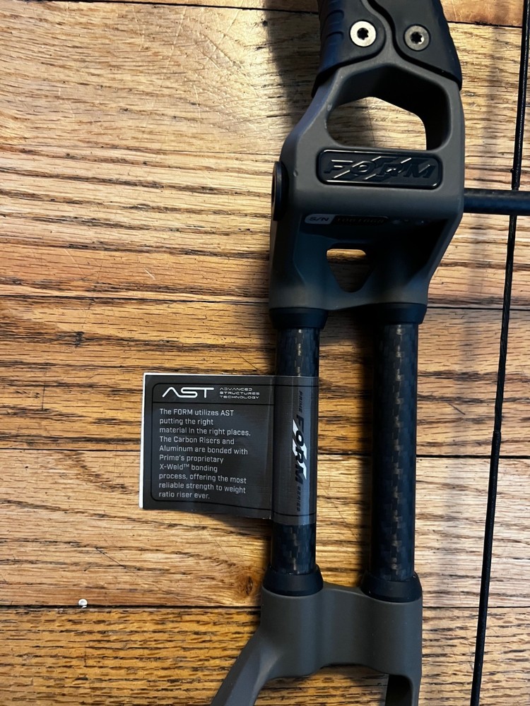 Prime Form 30 70lb Compound Bow