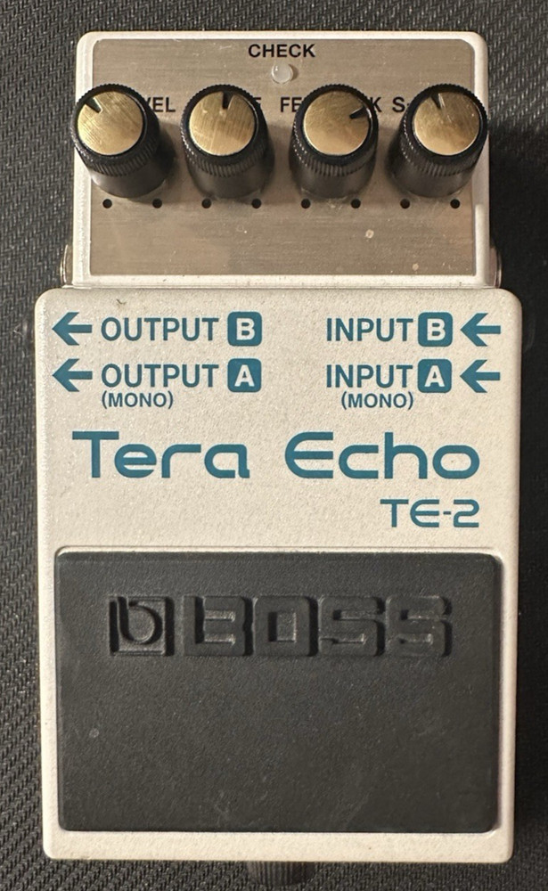 BOSS TE-2 Tera Echo Guitar Effects Pedal