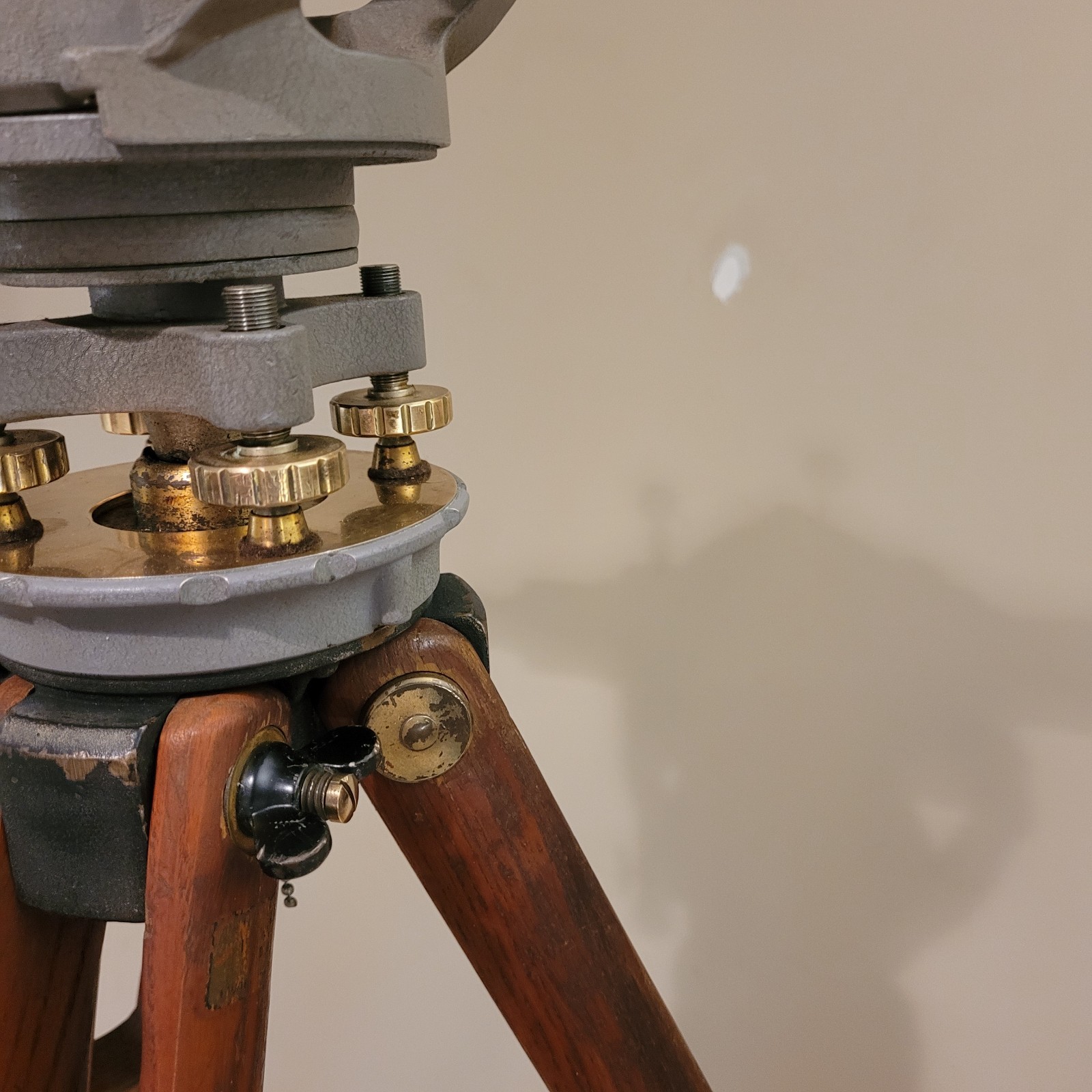 David White Transit W/TRIPOD - CLEAN READY FOR DISPLAY