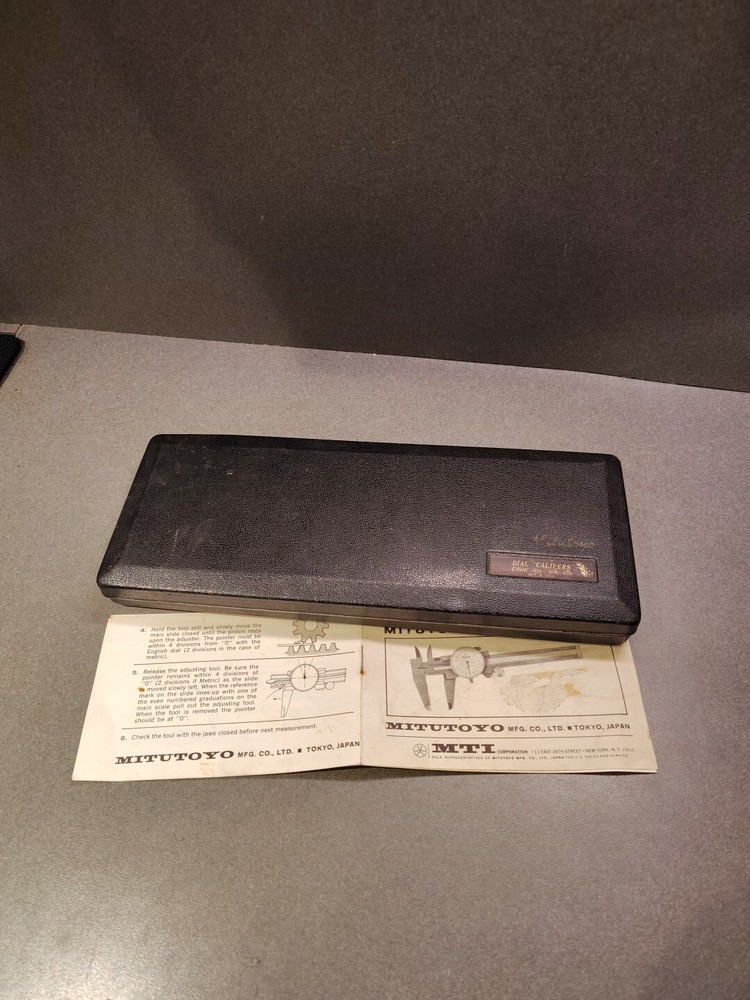 Mitutoyo dial caliper code # 505-626  W/ Manual And Case