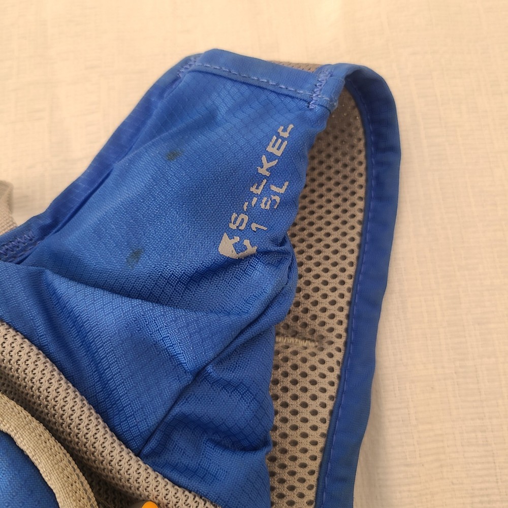 Nathan Seeker Hydration Pack Blue/White No Bladder