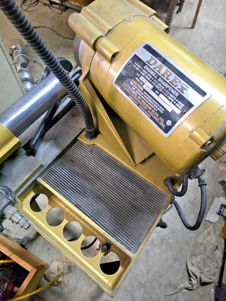 GREAT SHAPE USED DAREX ENDMILL SHARPENER E-85/90 NO COLLETS
