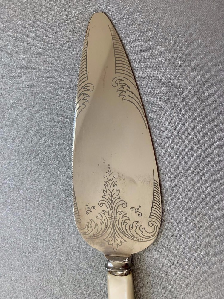 Pre Owned Cake Server