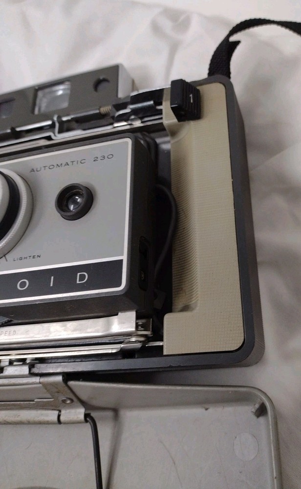 Polaroid Land Camera Model 230 Vintage Instant Camera Untested