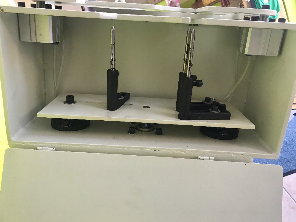 Semi-Automatic Feeding Flip Flops Strap Attaching Machine Only $900