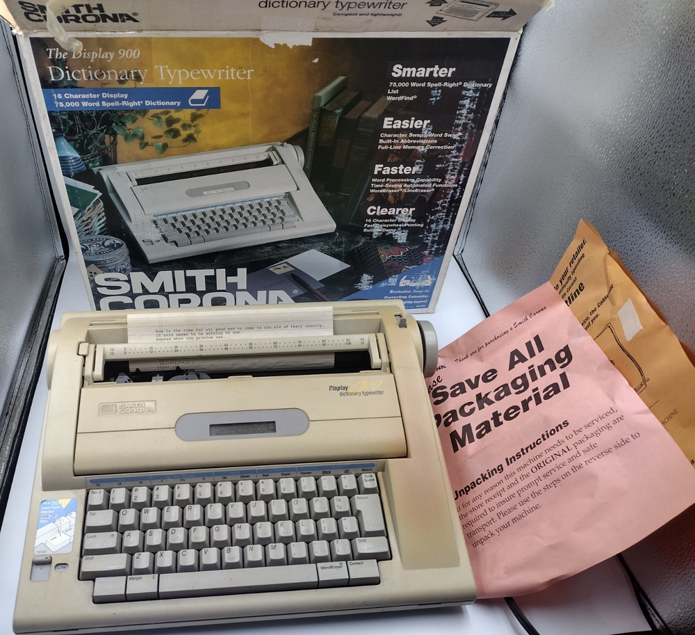 Smith-Corona Display 900 Dictionary Electronic Typewriter W Box SUN BLEACHED