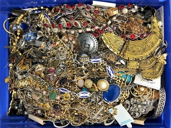 3 Pound Unsorted Huge Lot VTG Jewelry Vintage New Junk + Wear Resell Tangled In