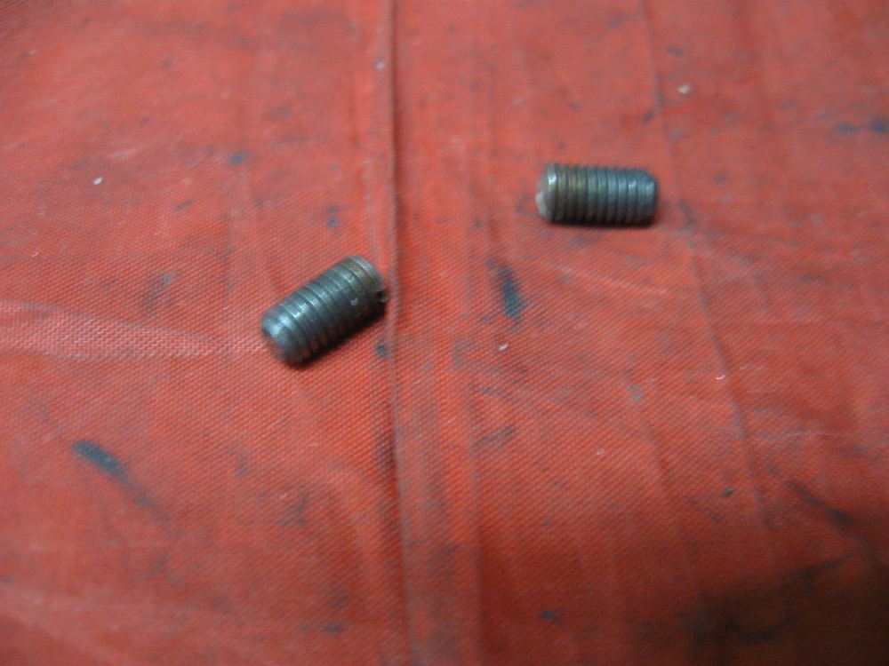 The Eldredge E Sewing Machine  CABINET HINGE SET SCREWS GRUBS VINTAGE