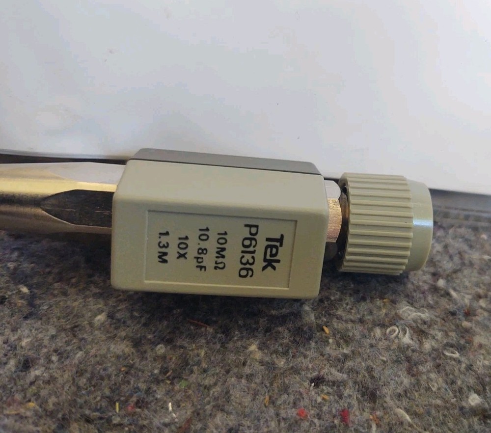Tektronix P6136 Passive Probe + Clip, P6105 Passive Probe & Data Transfer Switch
