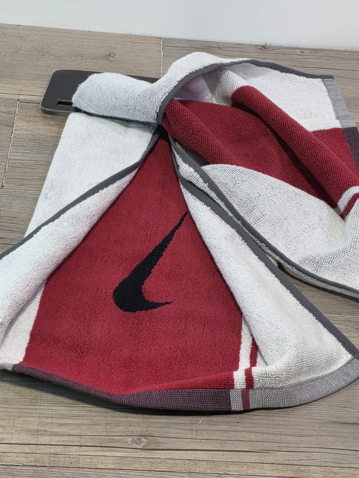 NEW 2006 Nike Sport Towel Black/Red/White AC0648 133