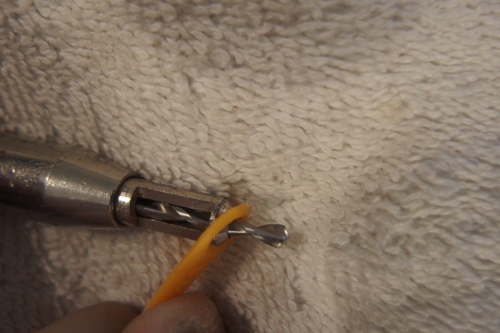 7/64" spring cover drill bit,1/4" drive driver tool,1/2" deep holes drilled
