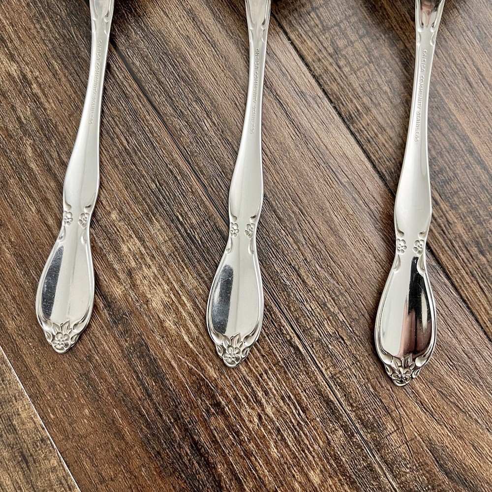 Oneida Chatelaine (3) Pierced Serving Spoon Stainless 8 1/4in Replacement
