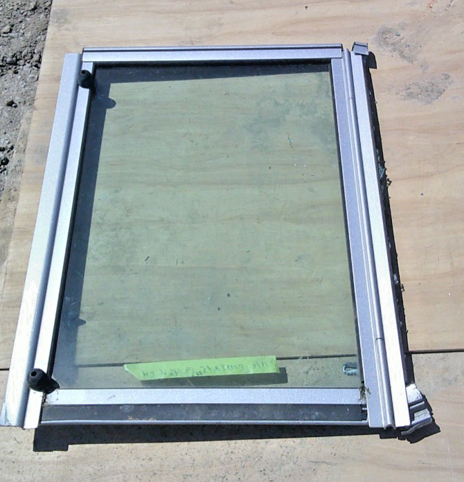 Mastercraft X14 Ski Boat Centre Walk Through Window Windshield.