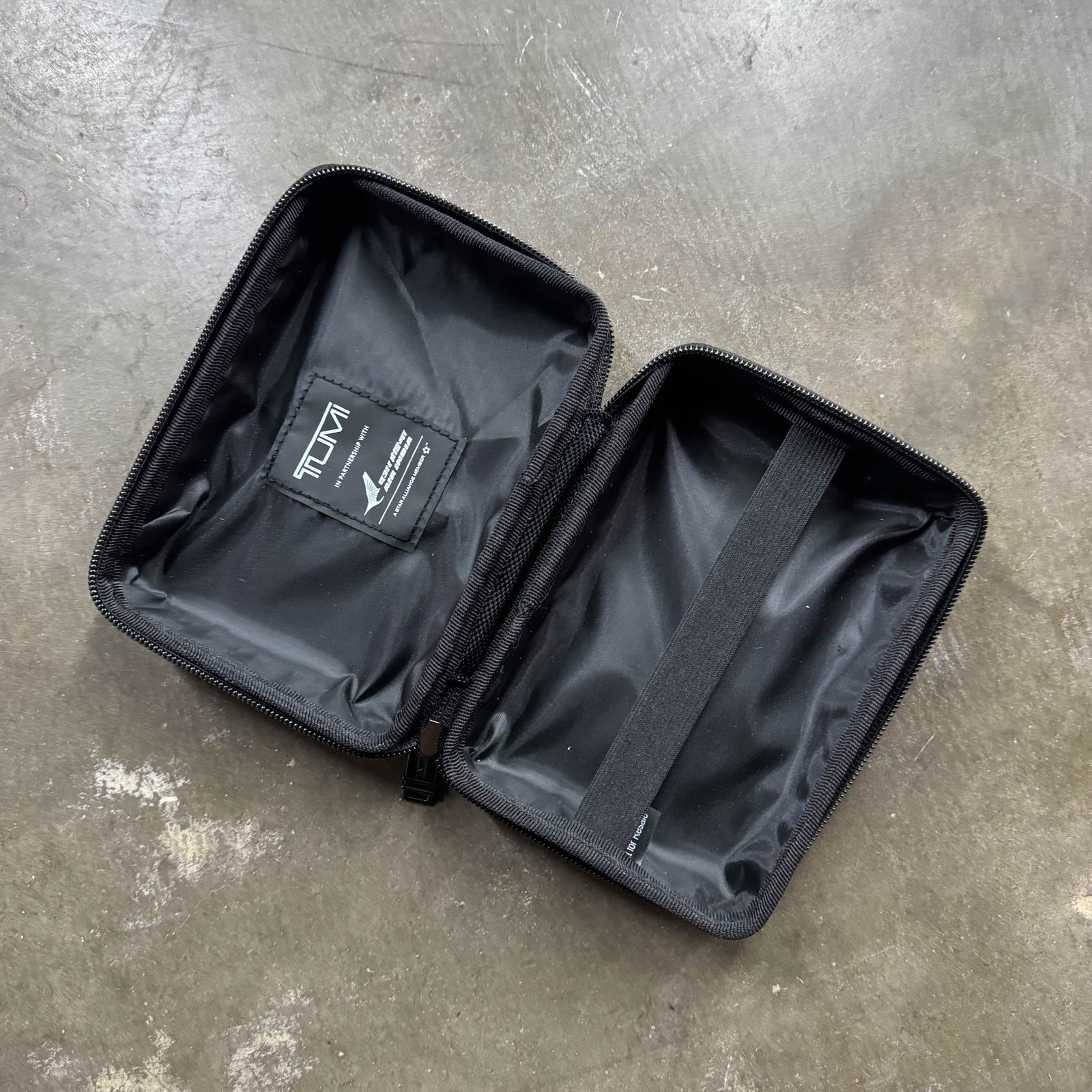 NEW Tumi x Star Alliance Small Black Toiletry Makeup Amenity Travel Bag Dopp