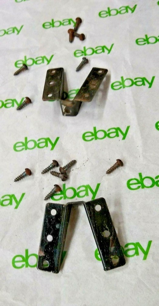 Edison Phonograph Diamond Disc Model A 100 - Main Bracket & Screws TH