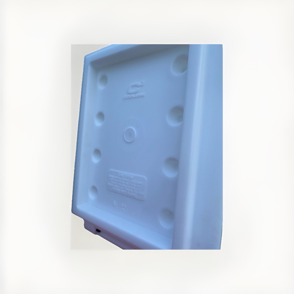 Milwaukee Tool C3 beverage Cooler W/ Remote.