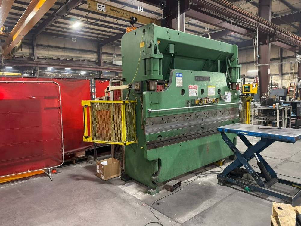 Cincinnati 90 Ton x 10' hydraulic press brake.