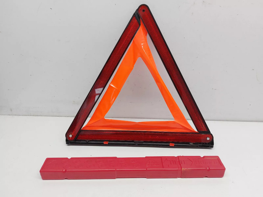 BMW X1 E84 EMERGENCY HAZARD WARNING TRIANGLE 2011 6770487
