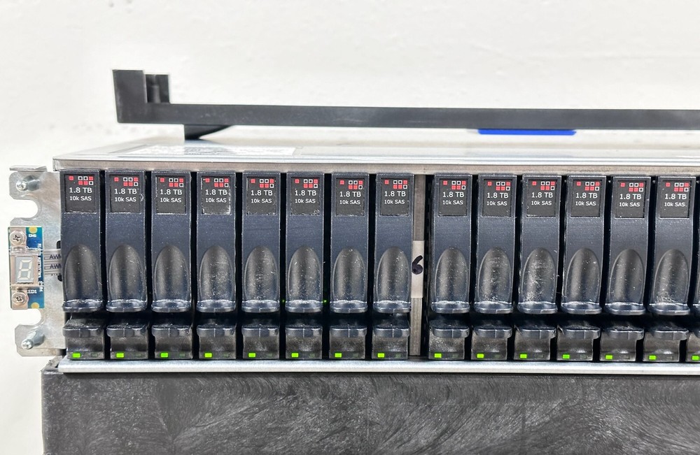 Quantum QXS 24-bay SAS disk array w/ Dual 3-07366-01 Modules