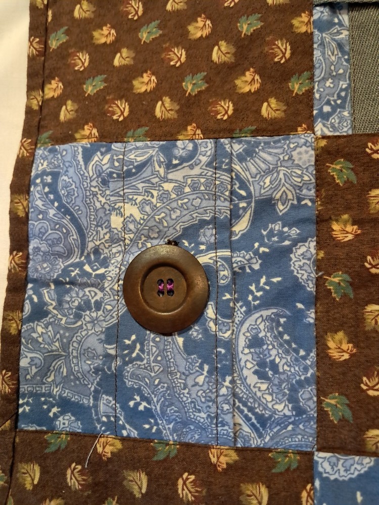 Fidget Quilt Zip Chain Button 22" Square (L)
