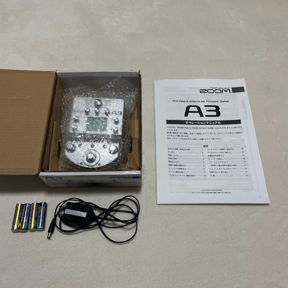 ZOOM A3 Acoustic Guitar Multi Effects Processor Preamp DI Pedal