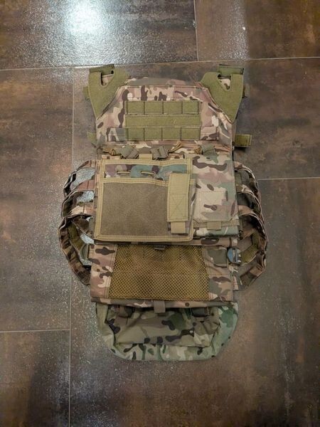 Airsoft Grade Plate Carrier w/ Back Panel, Pouches and Back Panel