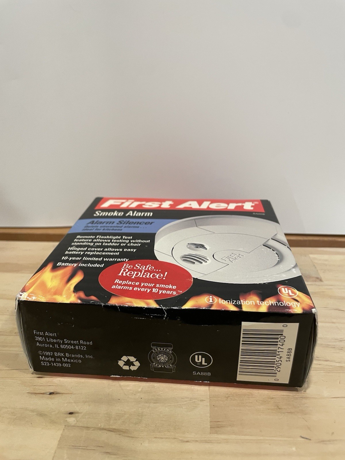 1990 First Alert Smoke & Fire Detector Kitchen W/light Test model SA88 READ