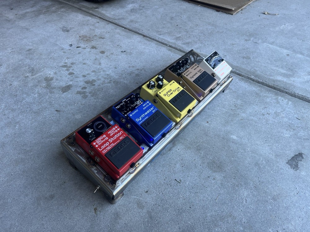 Custom Cliff Burton “ Cliff Them All ” Stompbox Pedal Board
