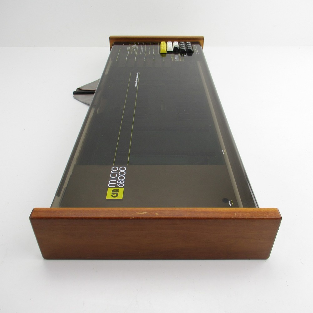 COMPUTER SYSTEM ASSOCIATES CSA MICRO 68000 BASED VINTAGE COMPUTER SYSTEM -ISSUES