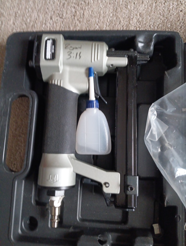 Super Bonder Upholstery Stapler With Staples