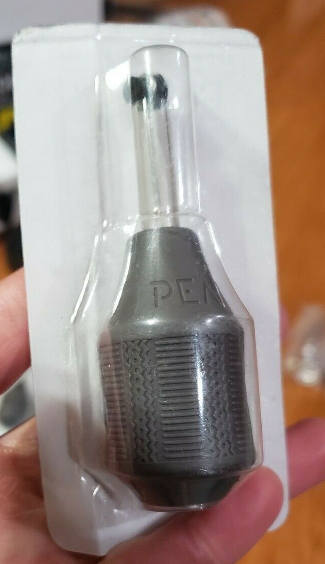 LOT OF 24 PEAK CARTRIDGE GRIPS