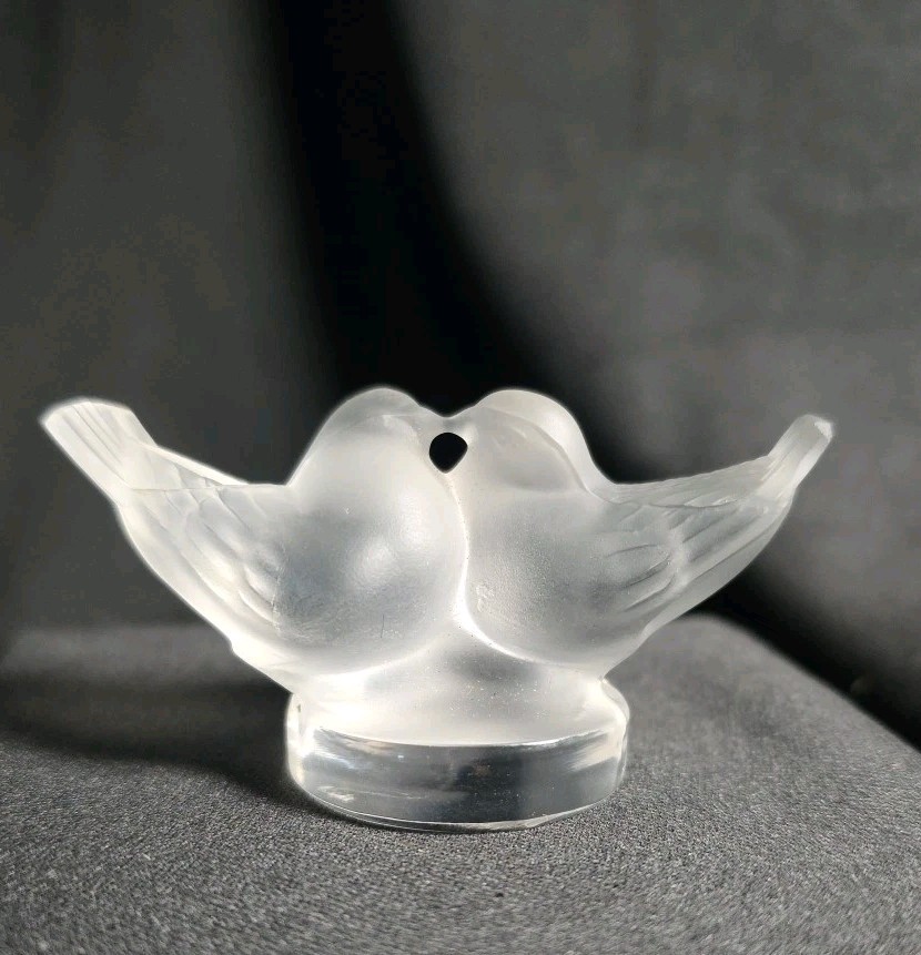 Lalique Frosted Crystal Art Glass 3" Kissing Doves Or "Colombes" Made In France
