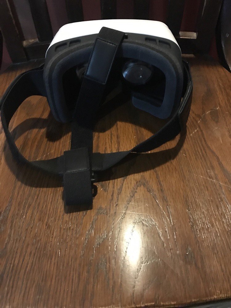 Ziess Vr One Plus Virtual Reality Headset