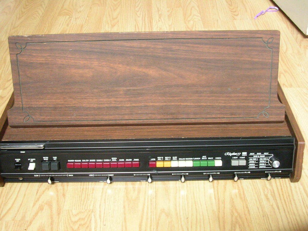 Roland Rhythm 77 TR-77 Drum Machine