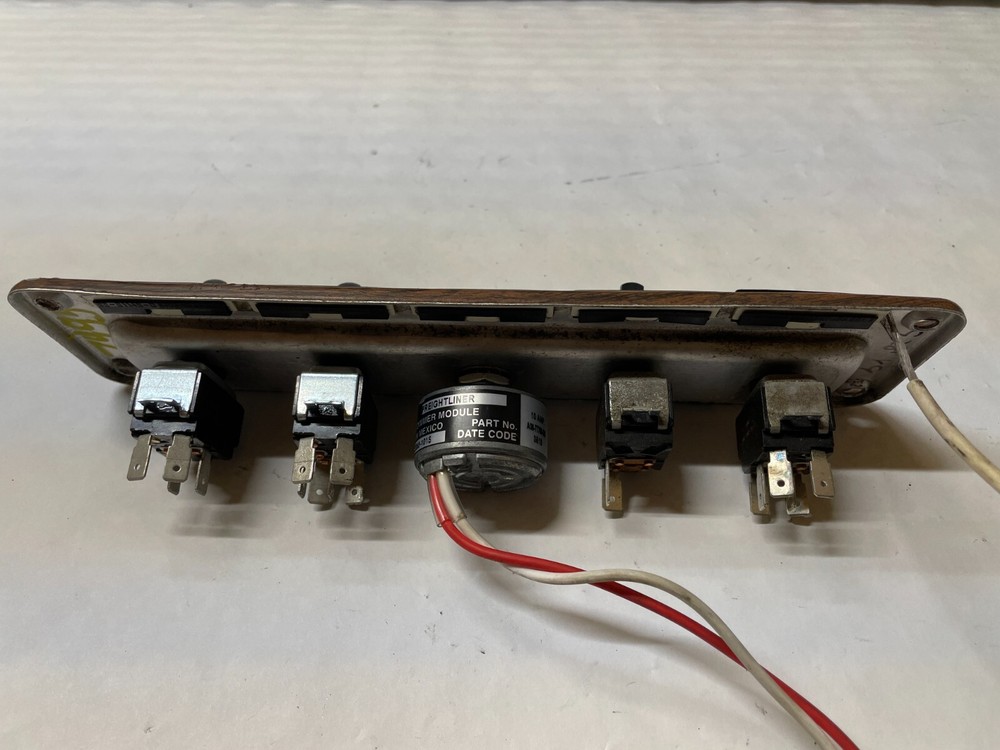FREIGHTLINER CLASSIC XL SWITCH PANEL - DASH PANEL - Used 7495