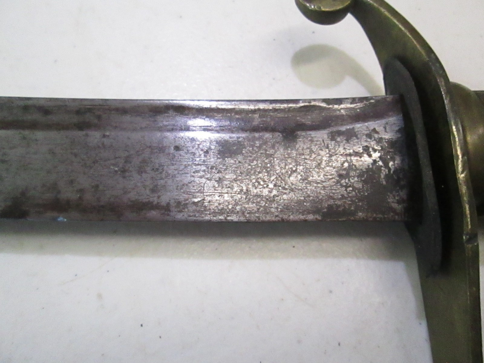 EARLY US CAVALRY SWORD NO SCABBARD GROOVED ETCHED BLADE UNMARKED