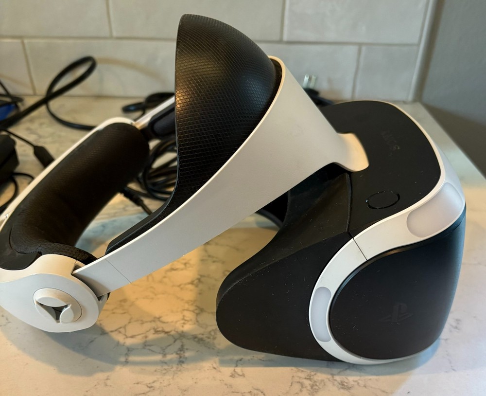 Sony PlayStation VR PSVR Bundle w/ Camera, Move Controllers, Skyrim VR + 6 Games