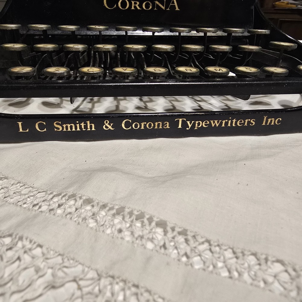 Corona 3 Antique Folding Typewriter With Case