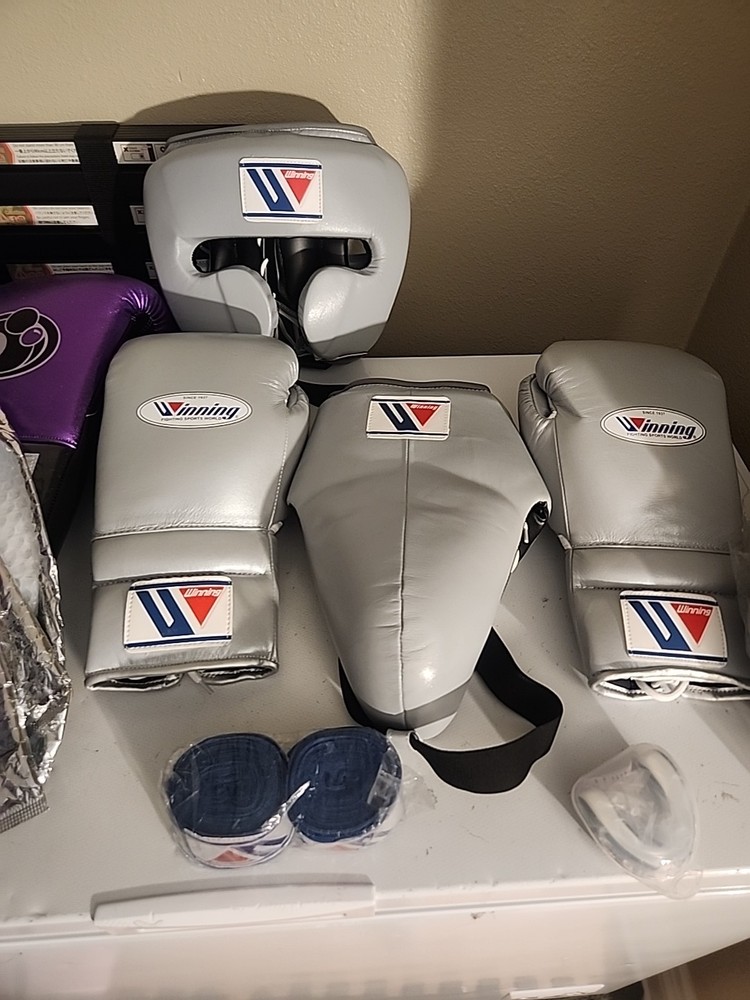 Medium Grey Sparring Set With FREE HAND WRAPS