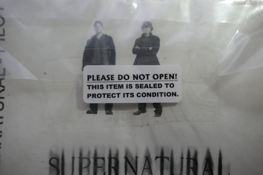 SUPERNATURAL TV Studio Script Pilot by Eric Kripke GENUINE