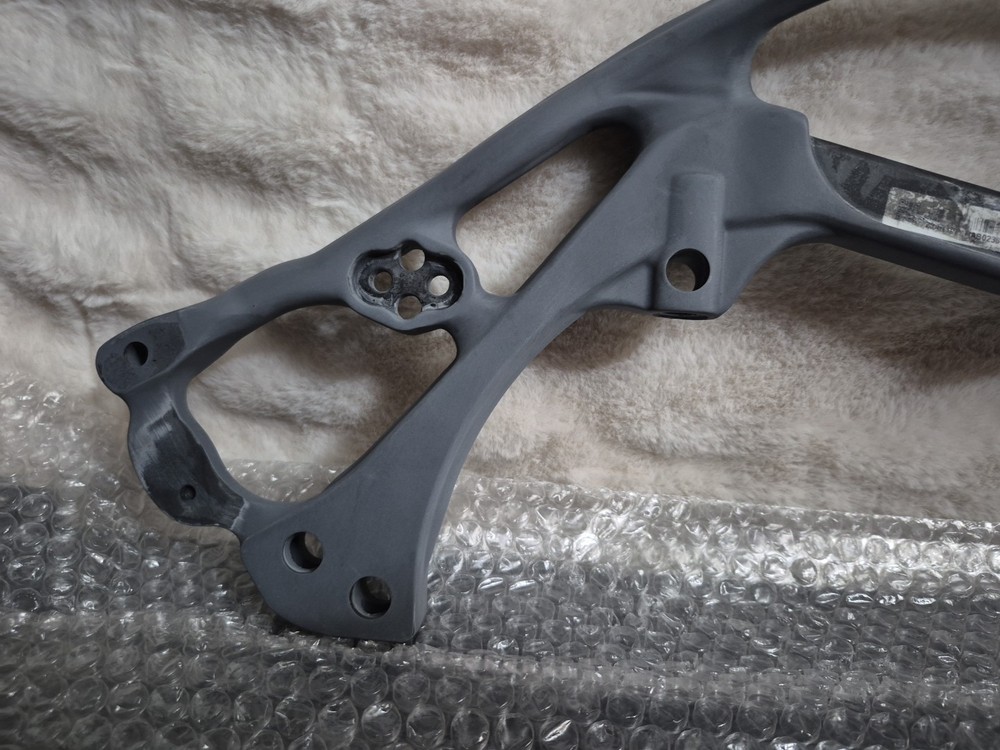 Hoyt RX-8 Compound Bow Riser Carbon Frame AR007 Right Hand Blank
