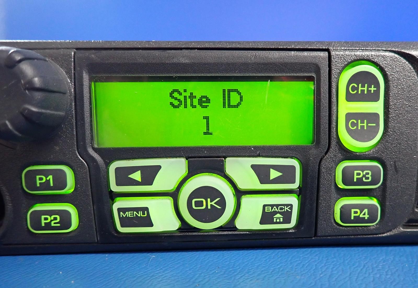 MOTOROLA XPR 4550 Two-Way Radio AAM27TRH9KA1AN