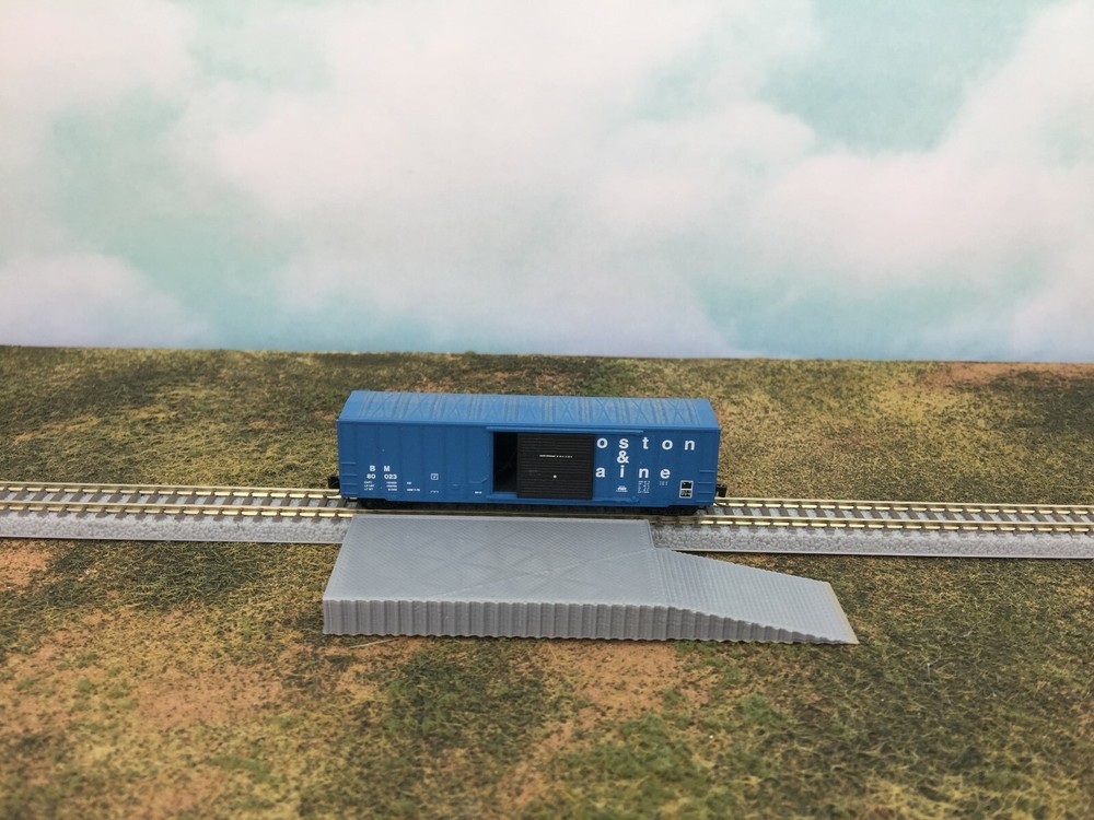 Long Loading Platform Dock with Ramp - Z Scale 1:220 - No Assembly Required!