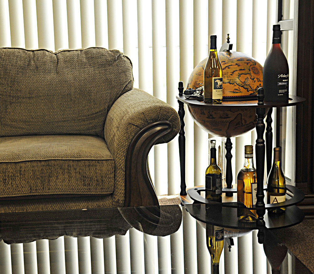 Exotic Globe drink trolley Red