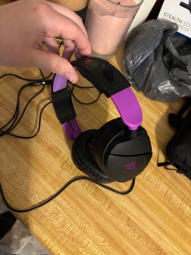 gaming headset noise canceling