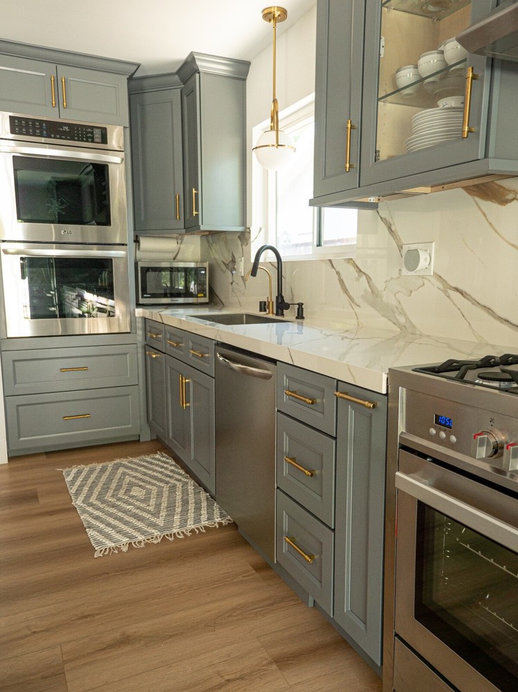 Newport Plug-in Bluetooth Speaker, Light Gray/White - Open Box