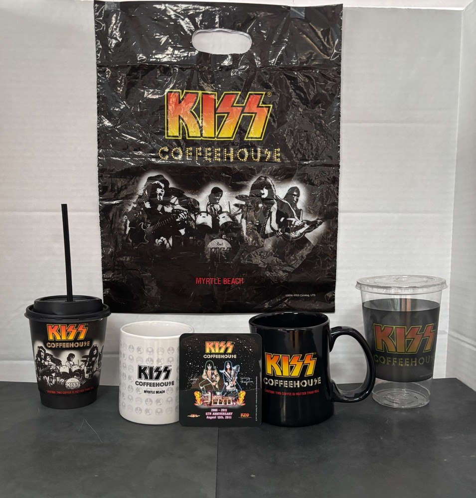KISS COFFEEHOUSE MYRTLE BEACH MUGS (2) PLASTIC CUPS (2) MAGNET AND BAG