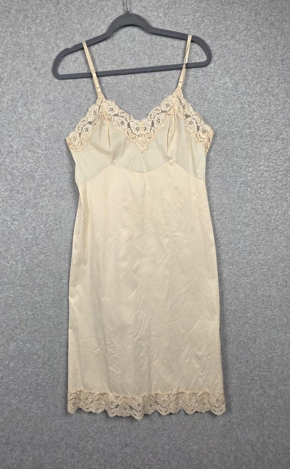 Vintage Vanity Fair Slip Dress Womens Large White Nylon Lace Trim Lingerie 90s